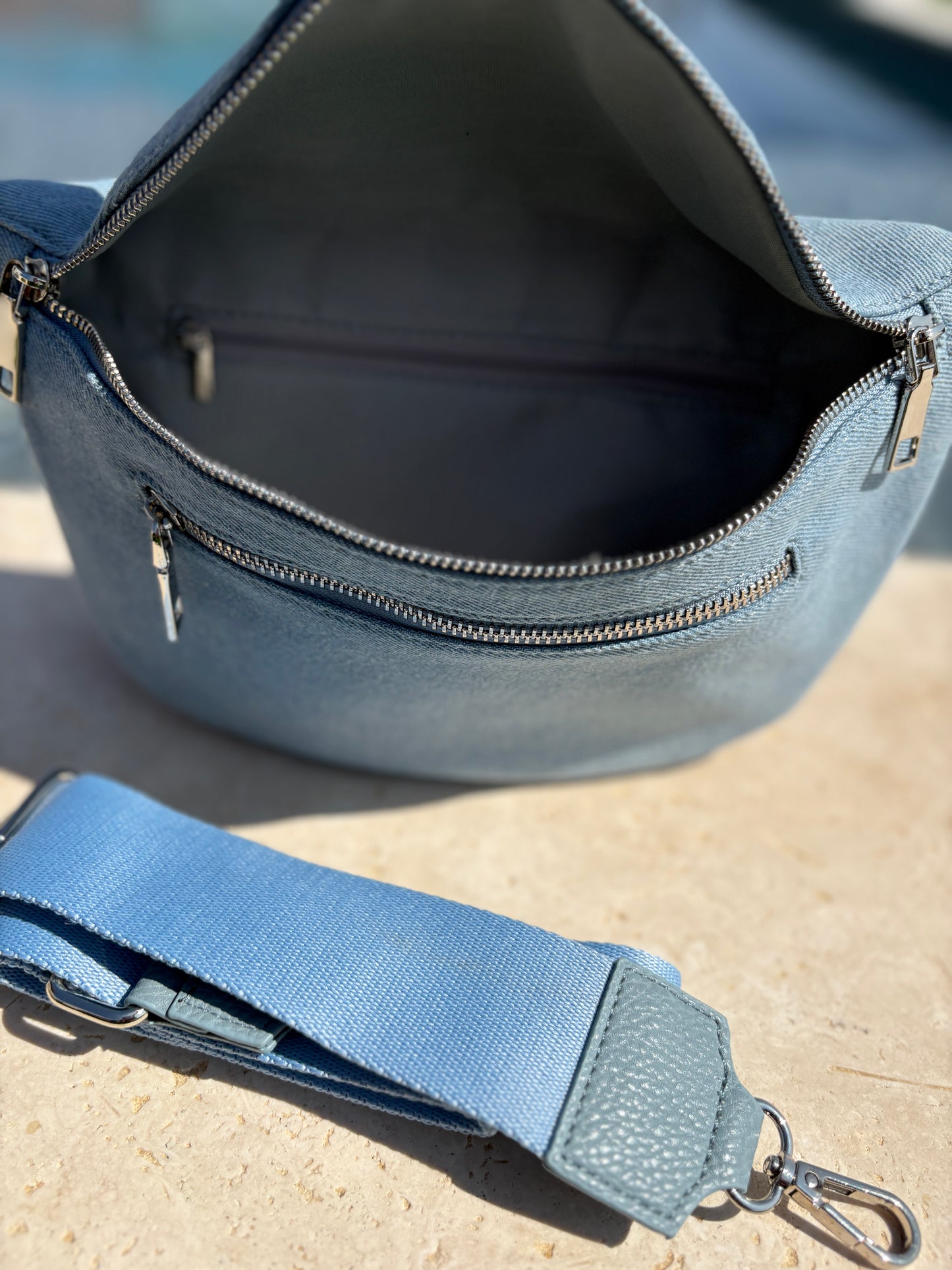 Sac banane XL tissu jean bleu clair 2 poches