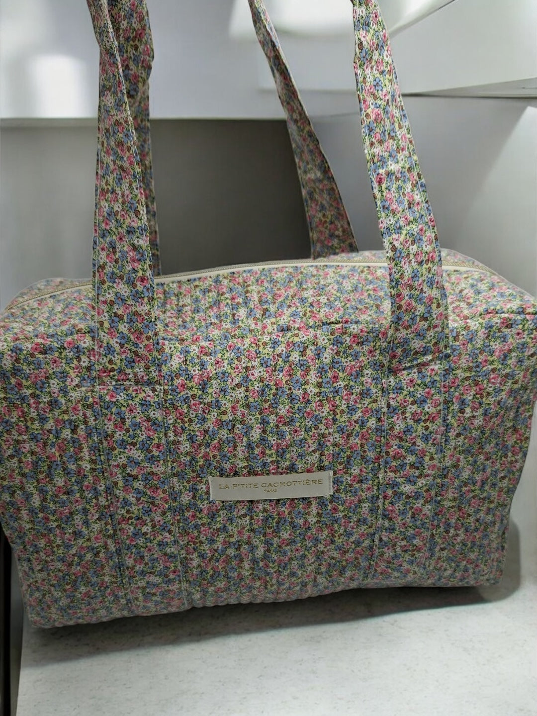 Sac week-end polochon en coton matelassé multicolore liberty fleuri rose bleu et blanc