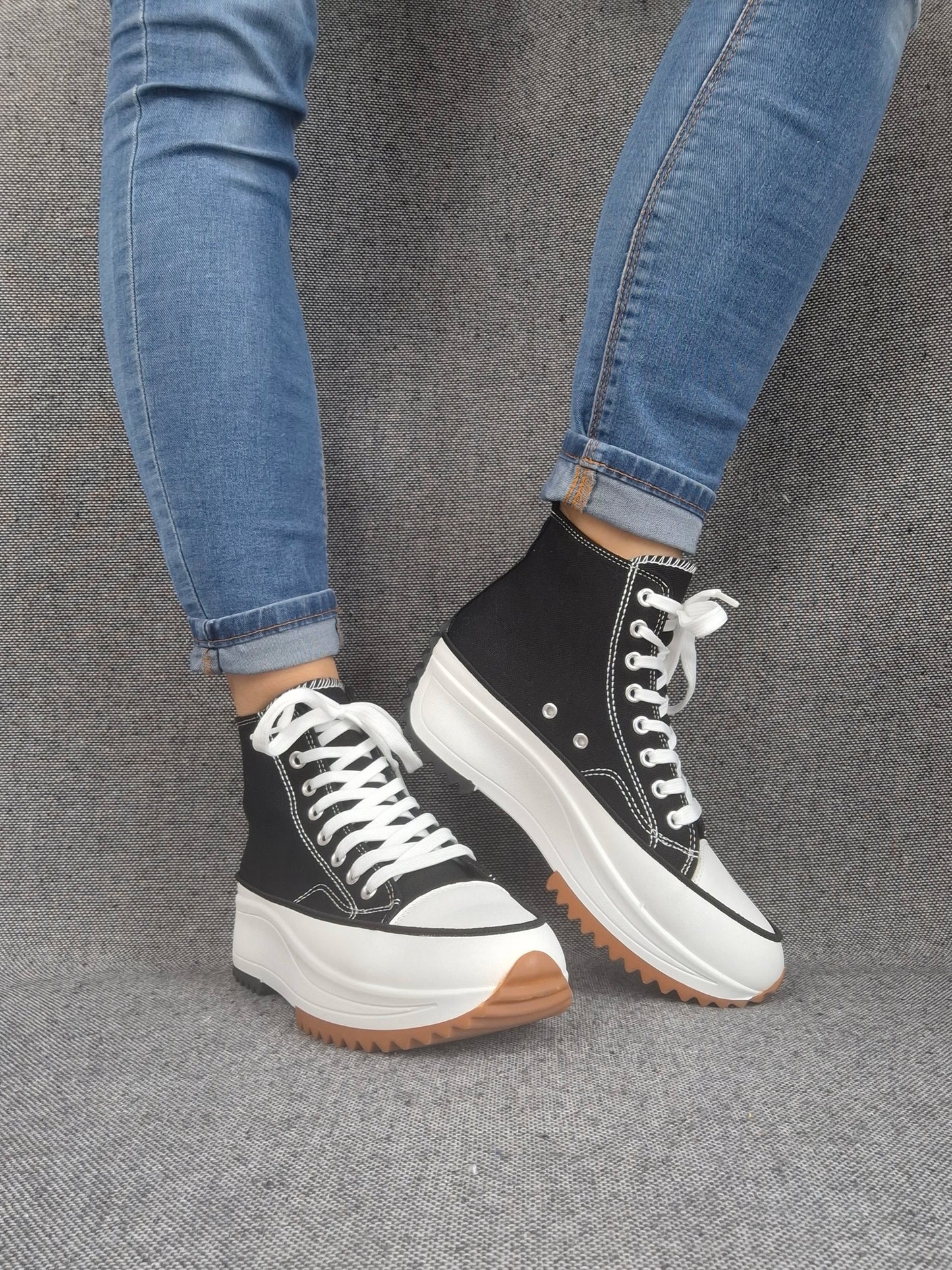 Chaussures baskets haute plate-forme toile noir et blanc