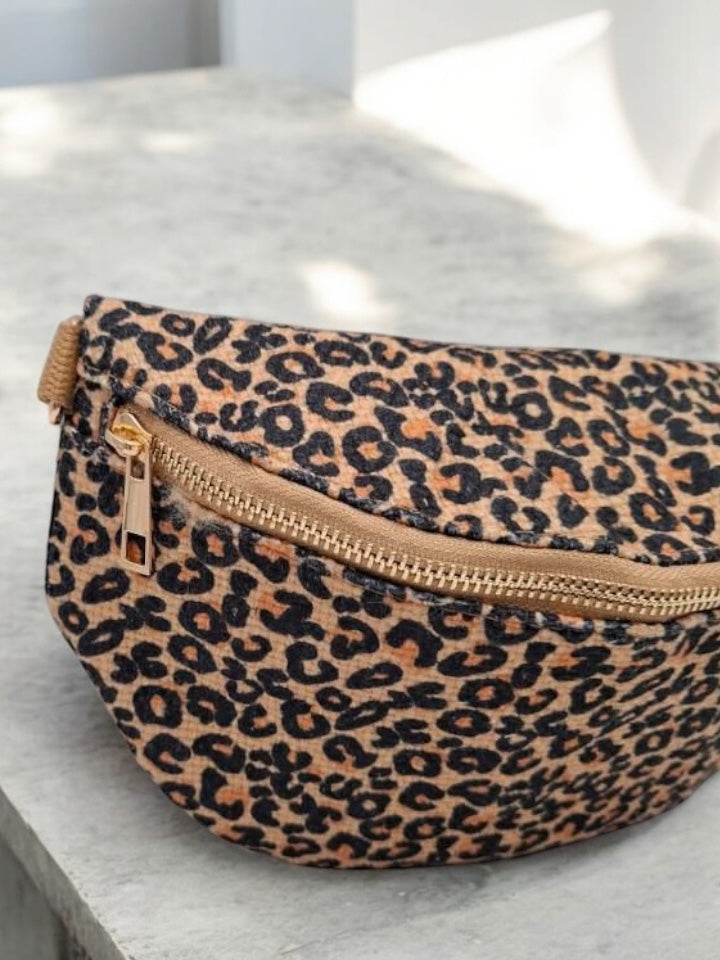 Sac banane camel matelassé en coton gaufré motif léopard