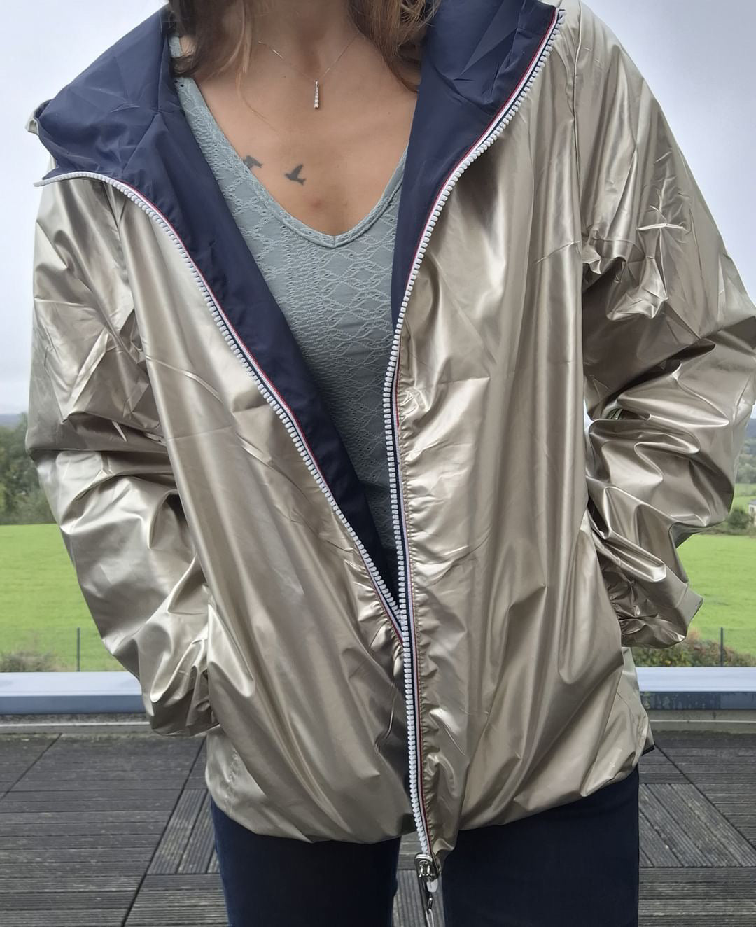 Melya Melody - Manteau court imperméable bleu marine réversible doré