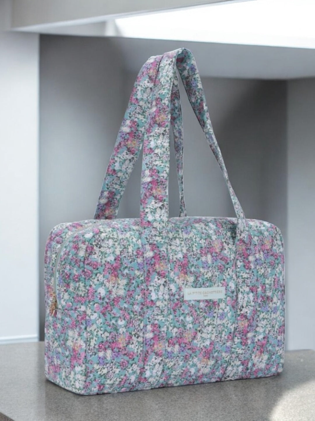 Sac week-end polochon en coton matelassé multicolore liberty fleuri rouge et blanc