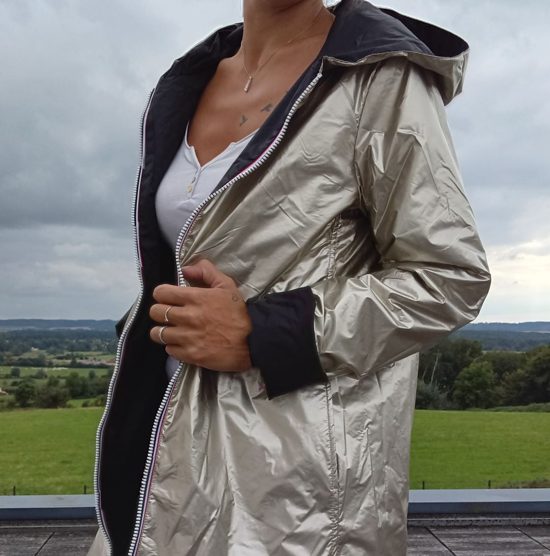 Laura Jo - Imperméable réversible long mi-saison garnissage ouate couleur noir / doré - Curvy