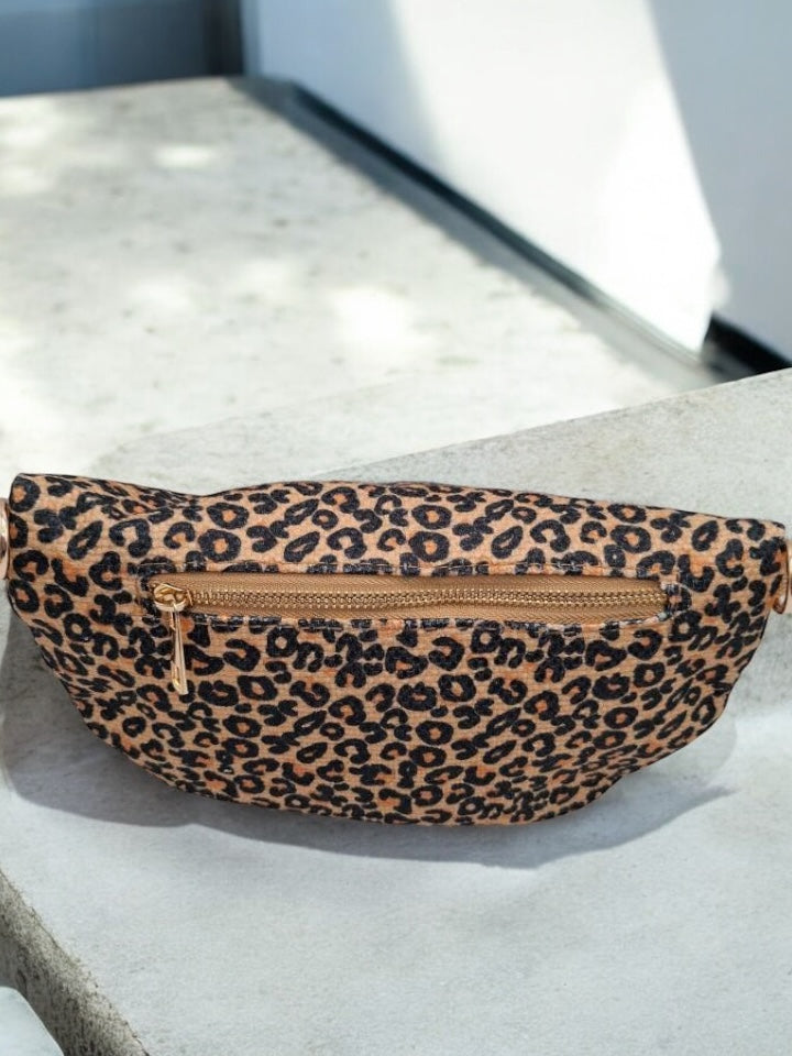 Sac banane camel matelassé en coton gaufré motif léopard