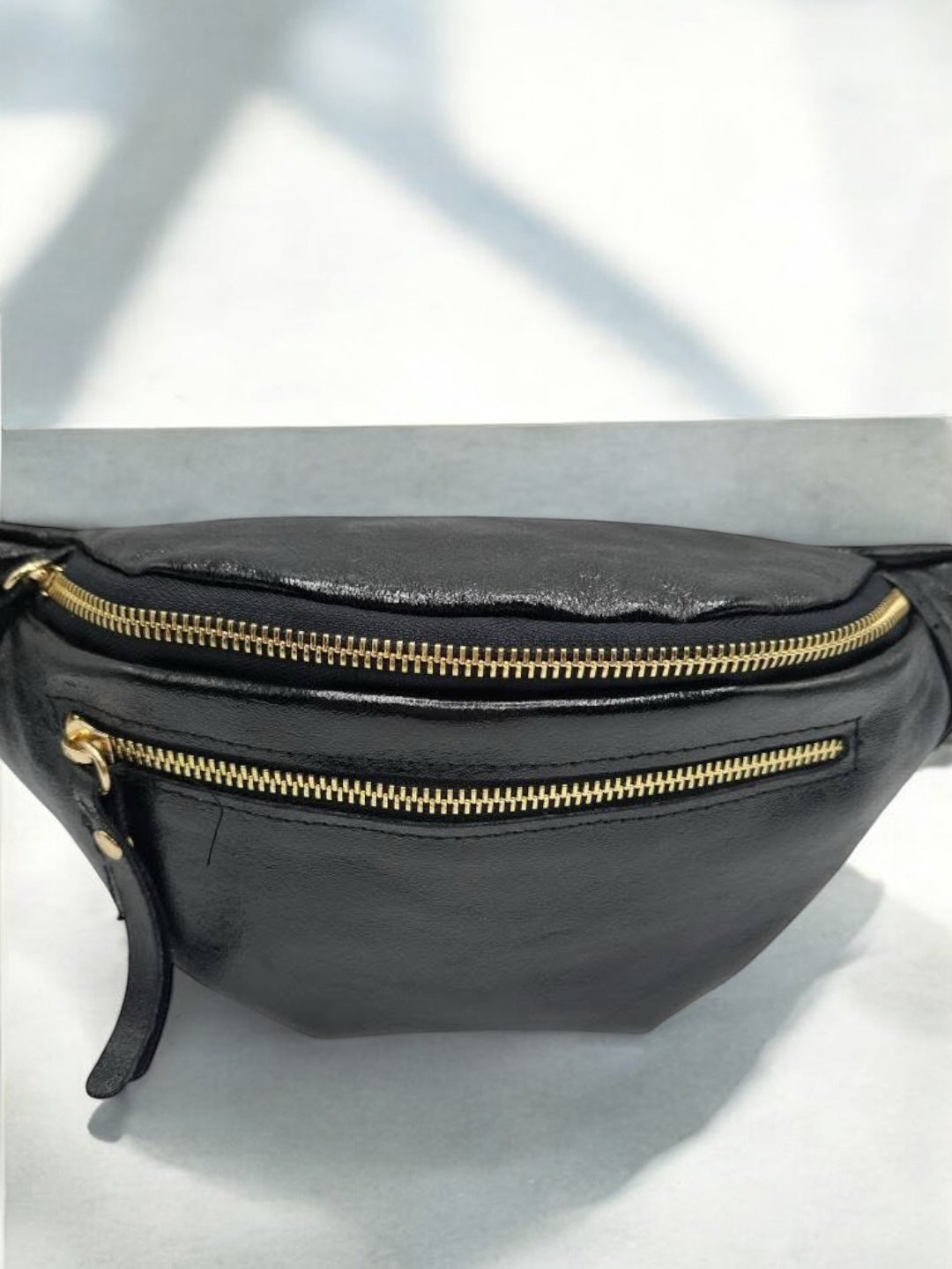 Sac banane en cuir irisé noir 2 poches
