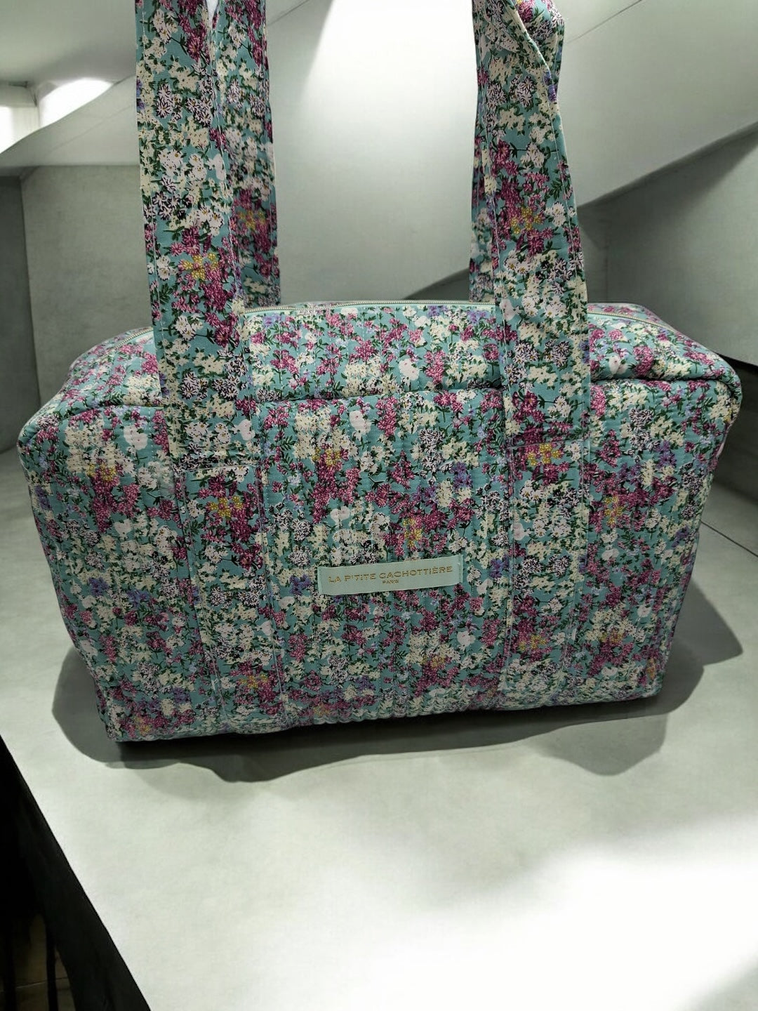 Sac week-end polochon en coton matelassé multicolore liberty fleuri rouge et blanc
