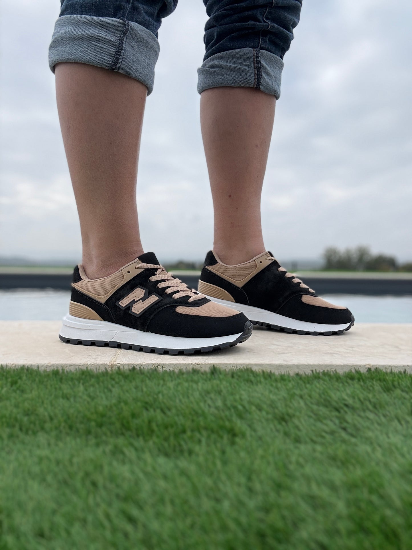 Chaussures baskets noir et marron style sneakers new balance