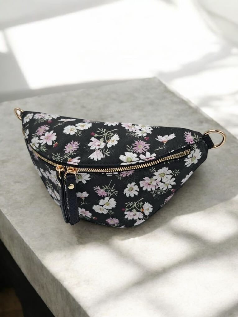 Sac banane en tissu coton liberty noir motifs fleuris blanc et rose