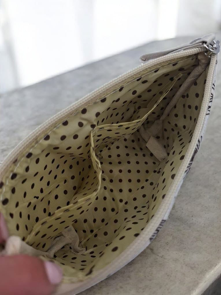 Trousse en coton blanche motifs de feuilles et de cercles en marron