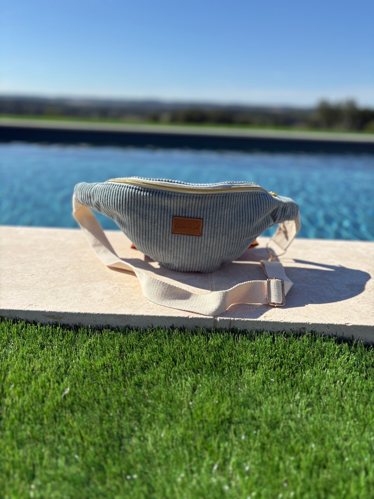 Sac banane tout velours cotelé bleu clair fait main