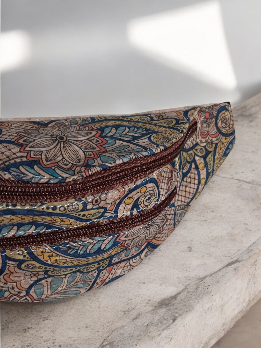 Sac banane en liège motifs « bariolés » - 2 poches