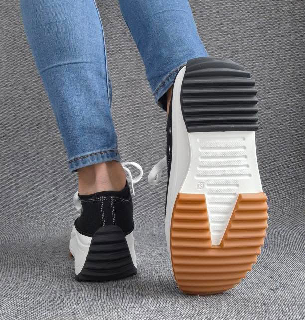 Chaussures baskets basses plate-forme toile noir et blanc