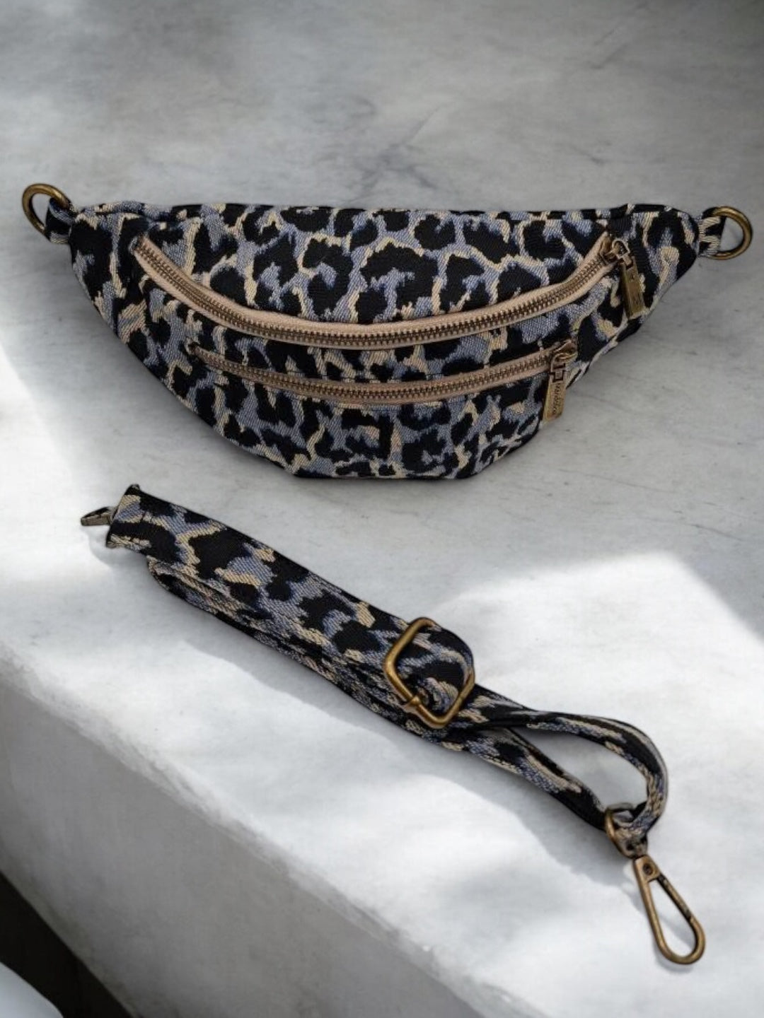 Sac banane en tissu à motif léopard bleu 2 poches