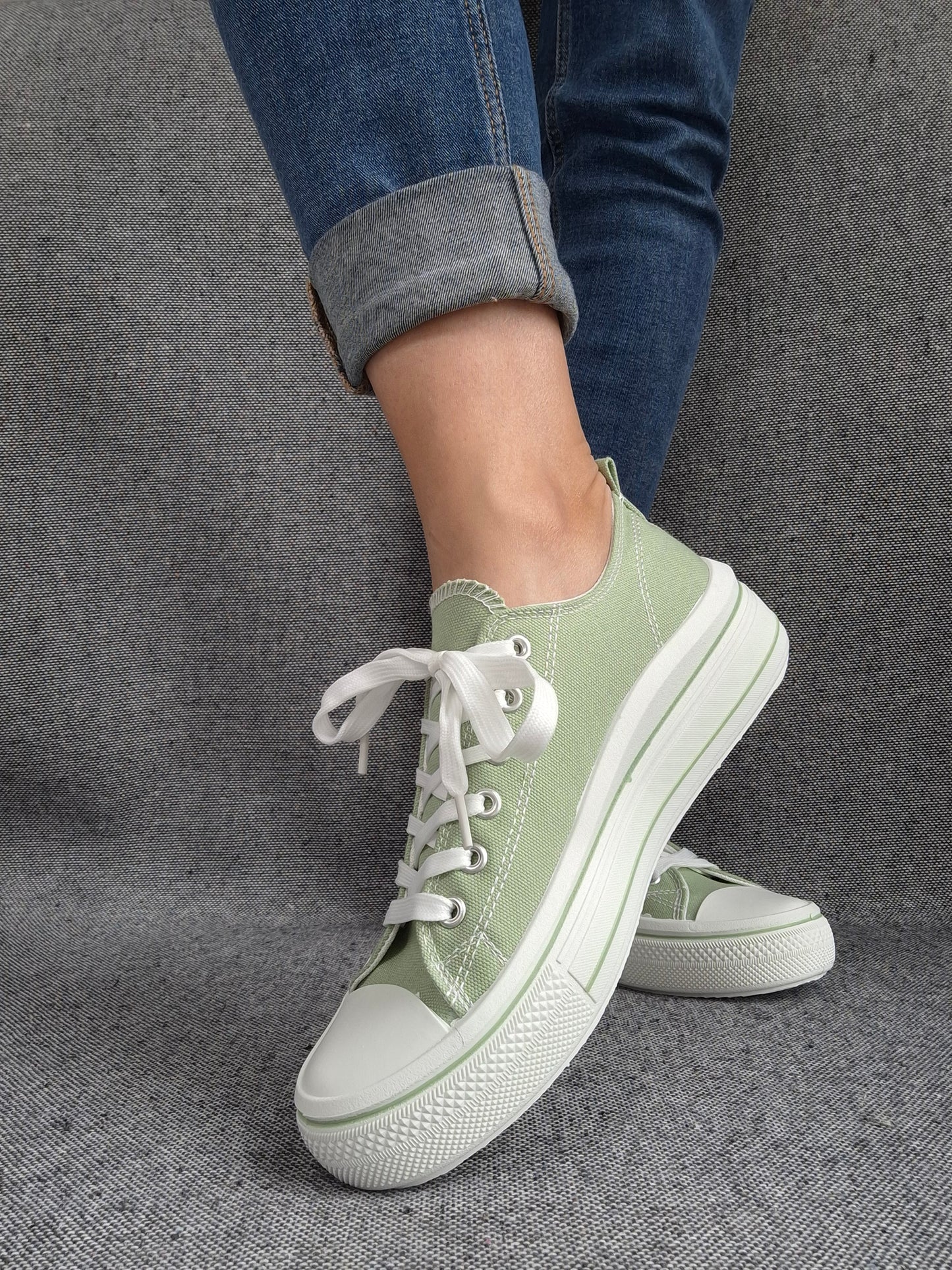Chaussures baskets en toile vert olive semelle épaisse style converse