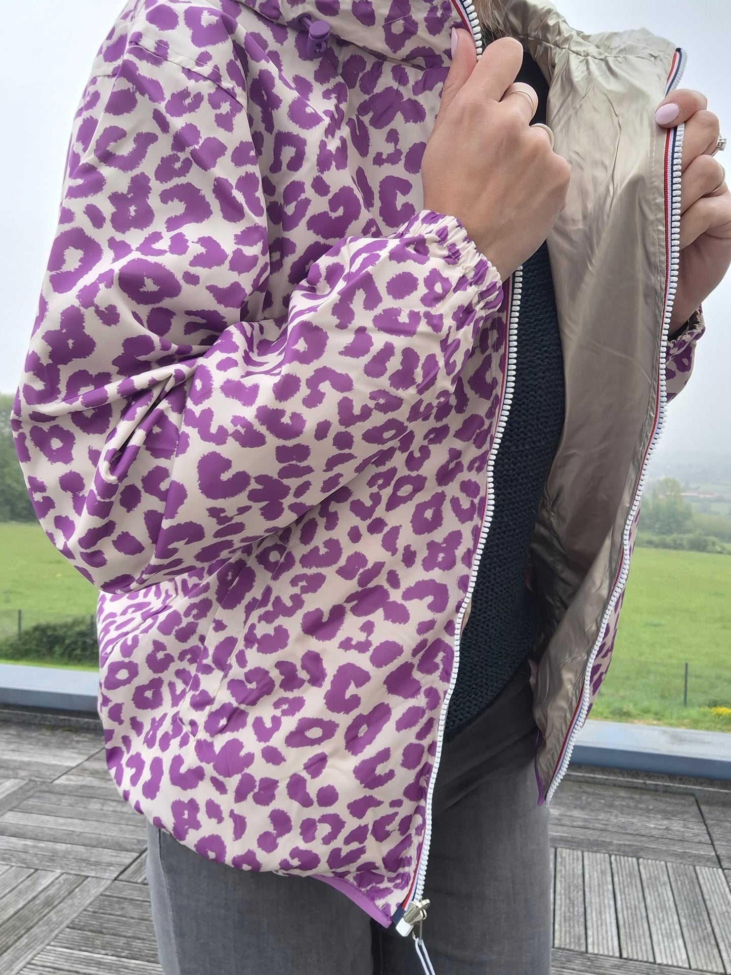 Escandelle - Parka imperméable courte Léopard violet réversible doré