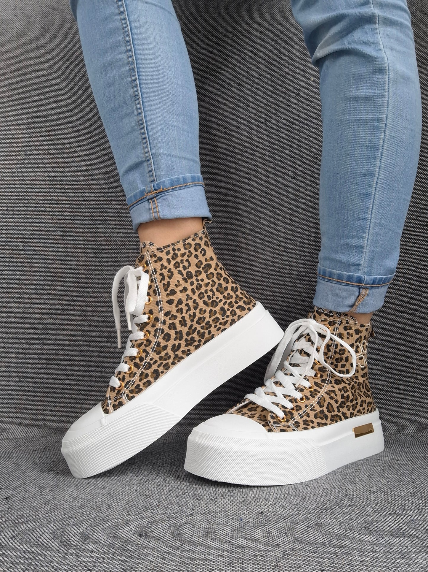 Chaussures baskets hautes en tissu toile leopard marron beige semelles compensées