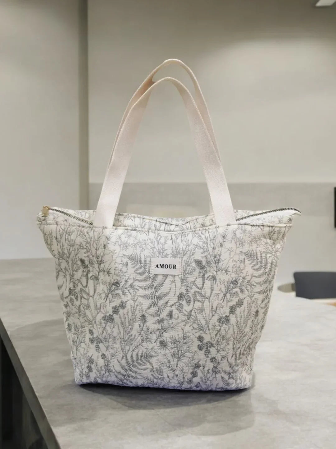 Sac cabas porté épaule blanc en coton liberty fleuri noir et creme