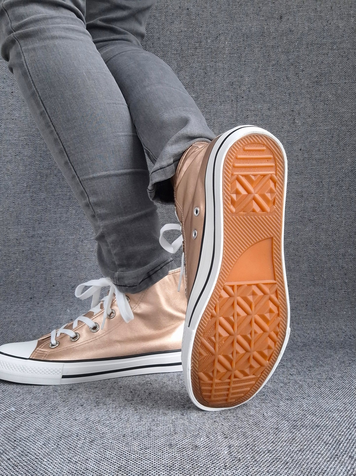 Chaussures baskets hautes cuivre champagne et blanche style converse