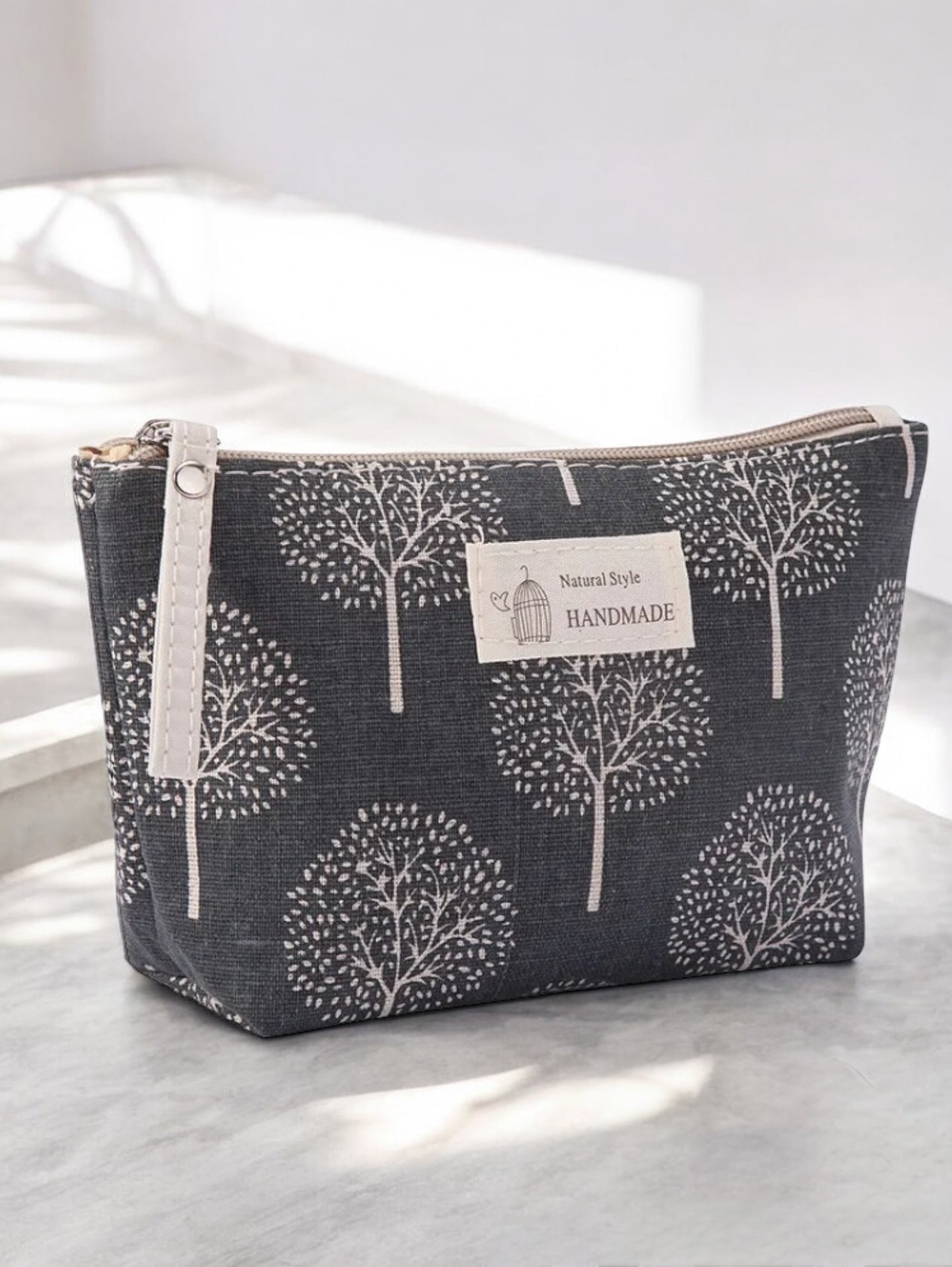 Trousse en coton gris motifs arbres blanc