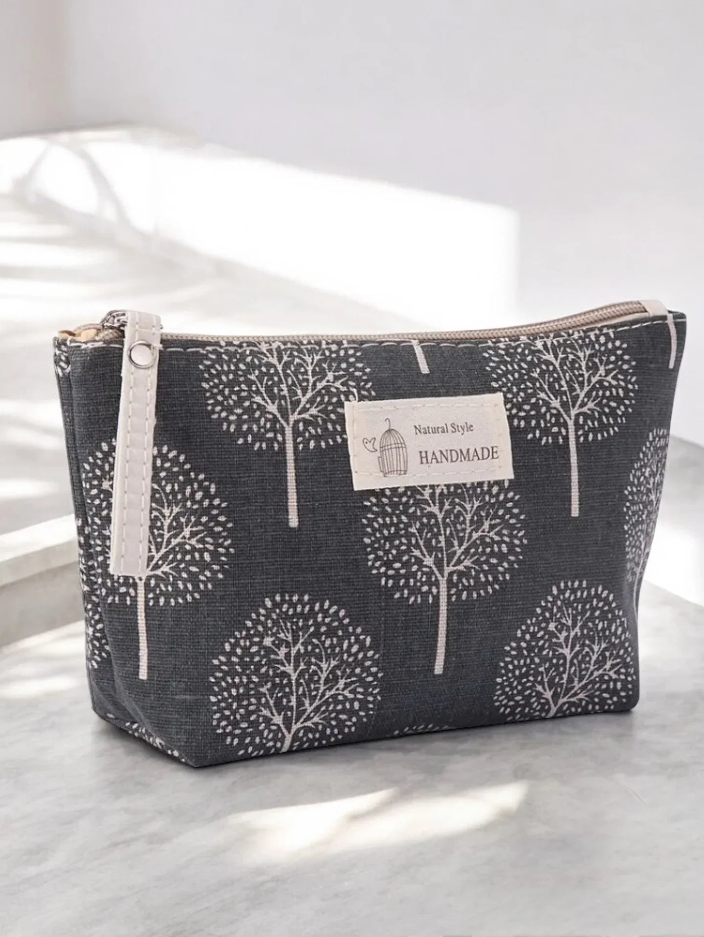 Trousse en coton gris motifs arbres blanc