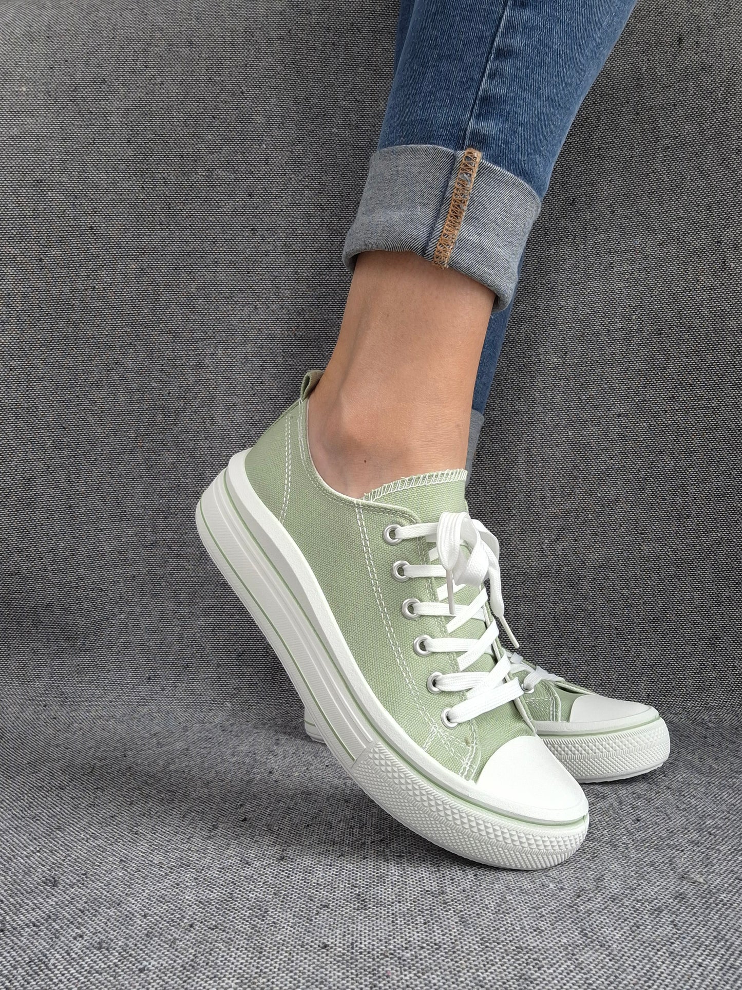 Chaussures baskets en toile vert olive semelle épaisse style converse