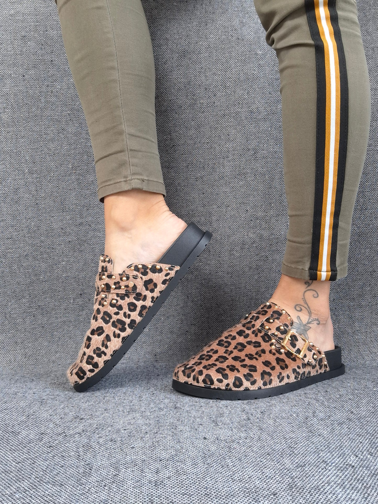 Chaussures sandales fermées type birk léopard à semelle intérieur noire