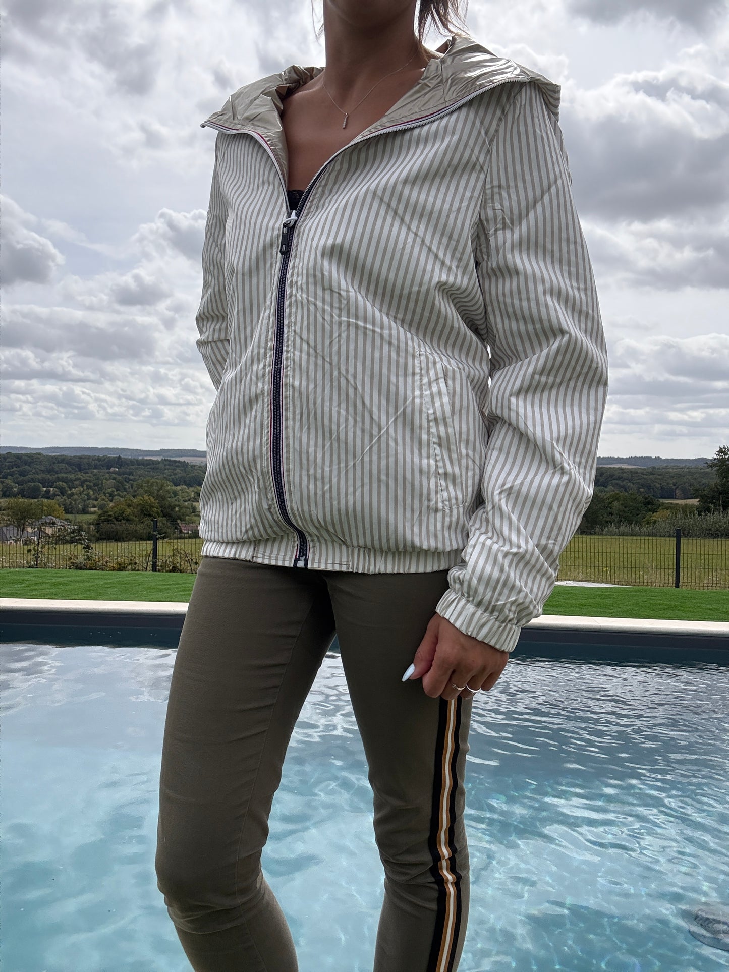 New Lolo - Manteau court mi fesses léger imperméable réversible doré capuche intérieur marin beige blanc