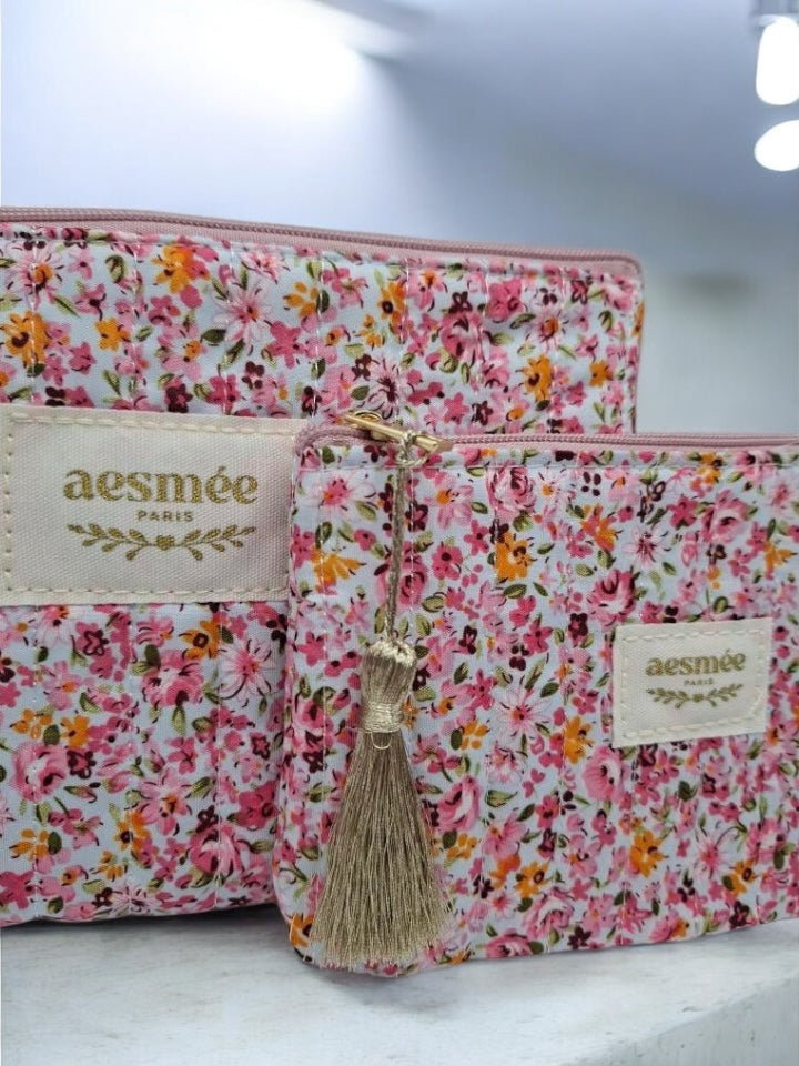 Trousse et pochette en coton motif floral avec des nuances de rose, jaune et blanc