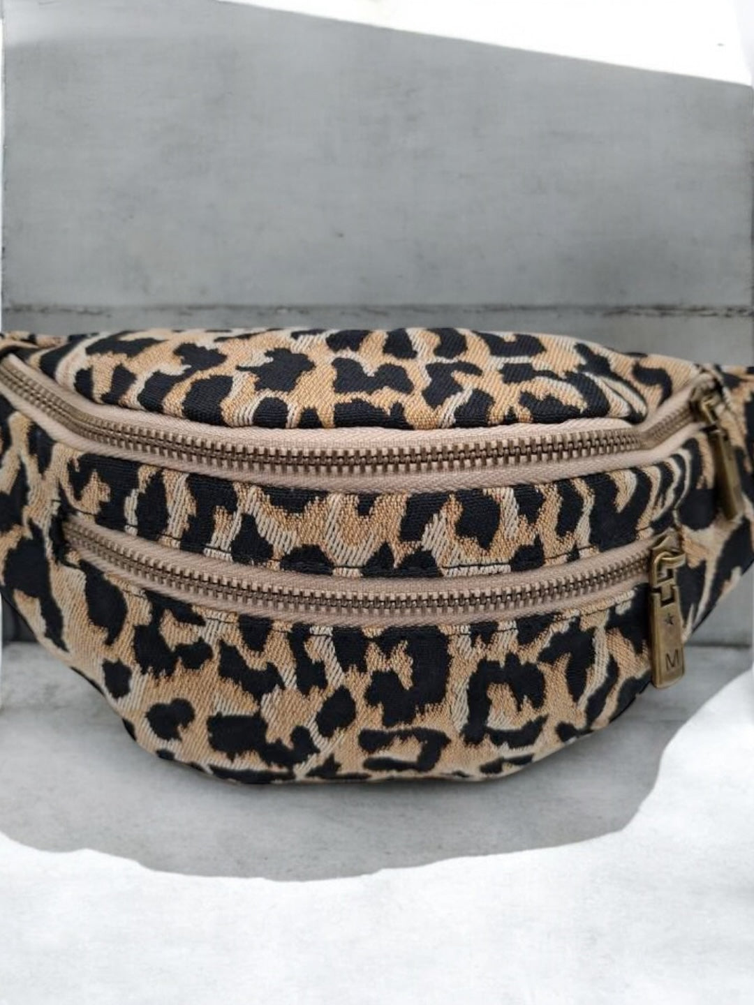 Sac banane en tissu à motif léopard camel 2 poches