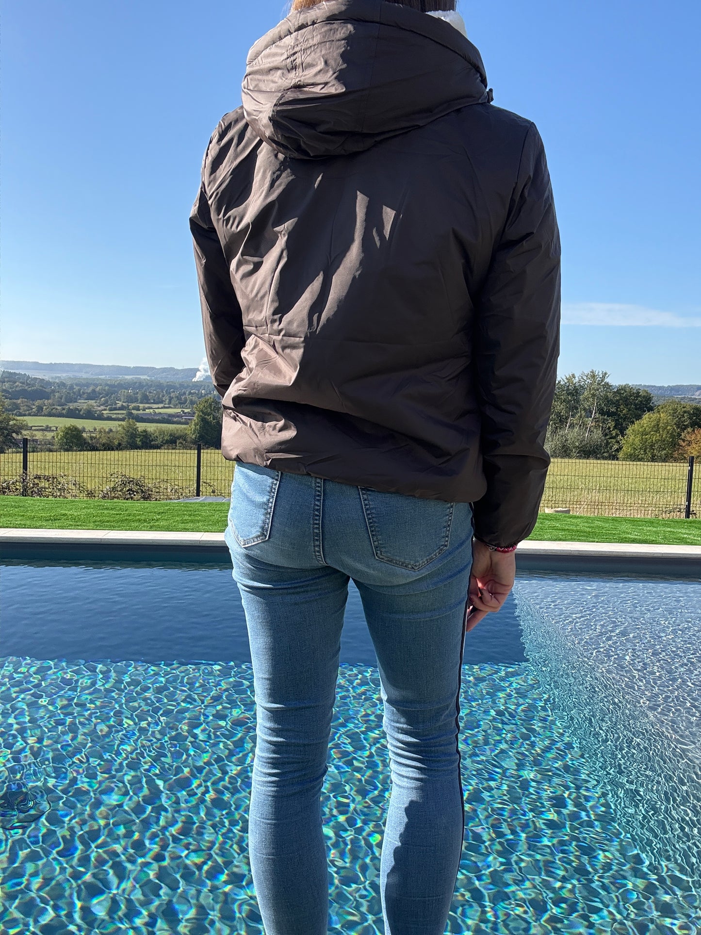 Laura Jo - Imperméable fourré court fausse fourrure marron chocolat intérieur imitation sherpa beige