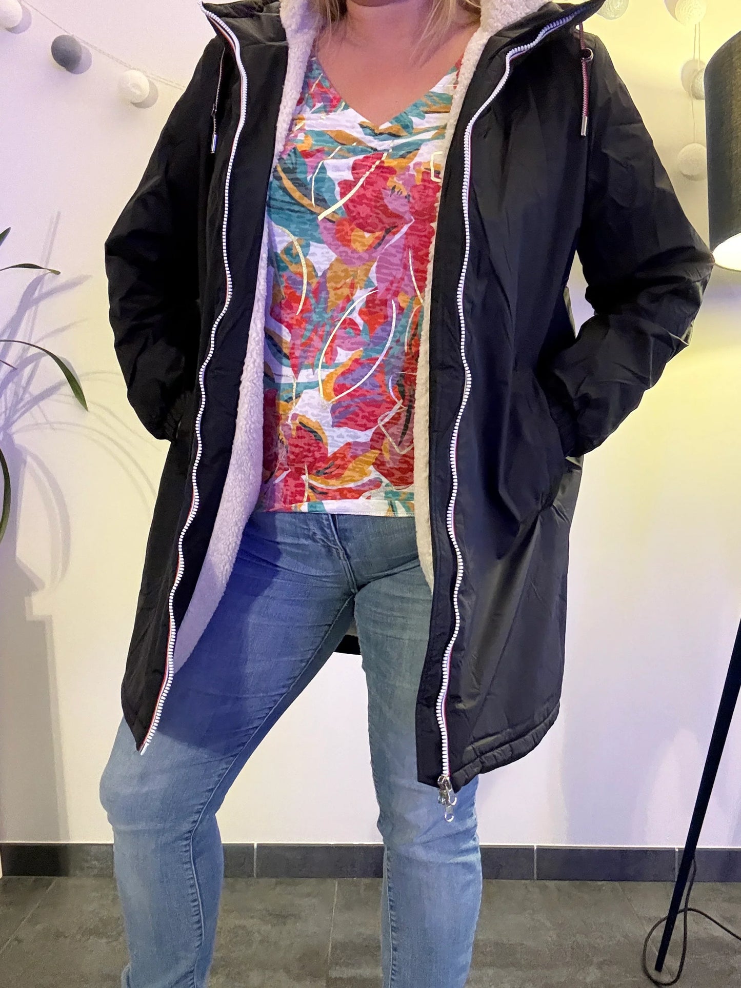 Manteau Long Grande Taille Femme Laura Jo - Imperméable Noir Fourré Sherpa Curvy avec Capuche