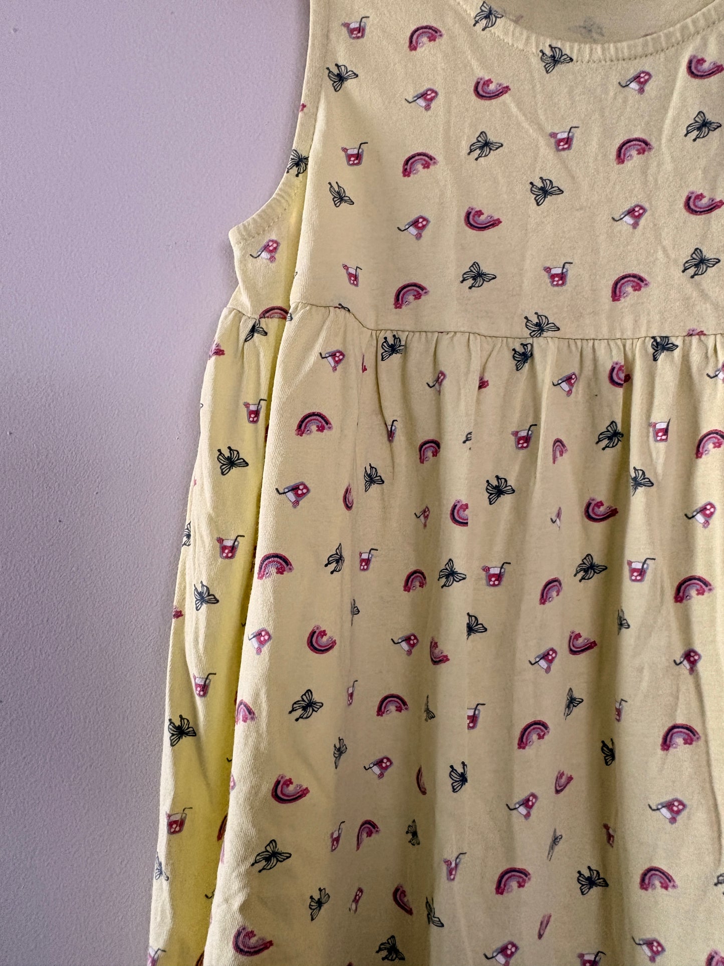 Robe Enfant Sans Manches Jaune Citron – Imprimé Papillons & Arcs-en-ciel taille 8 ans