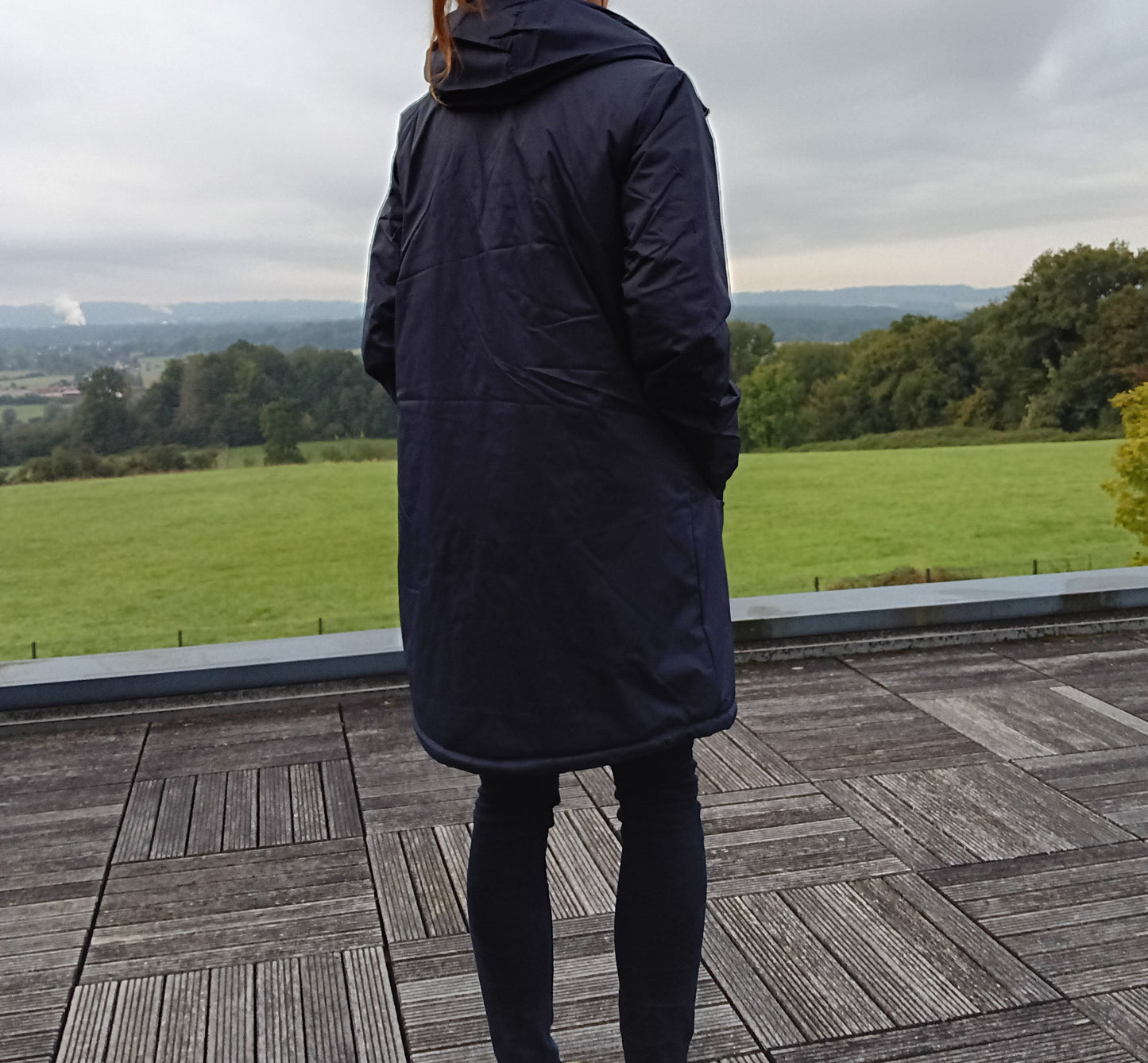 Laura Jo - Imperméable long fourré en fausse fourrure cordon tricolore couleur bleu marine - Curvy