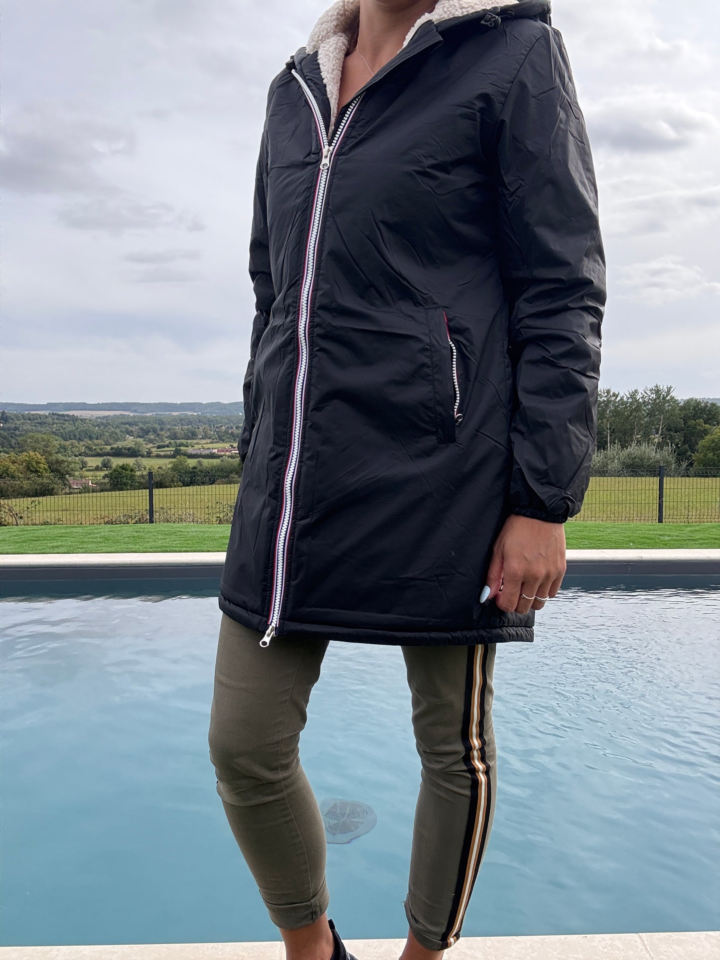 Laura Jo - Imperméable fourré long fausse fourrure noir intérieur sherpa beige