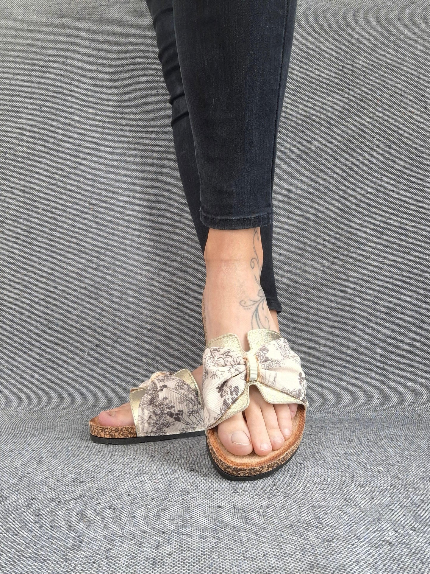 Chaussures sandales type birk 1 bride tissu toile de jouy beige noir