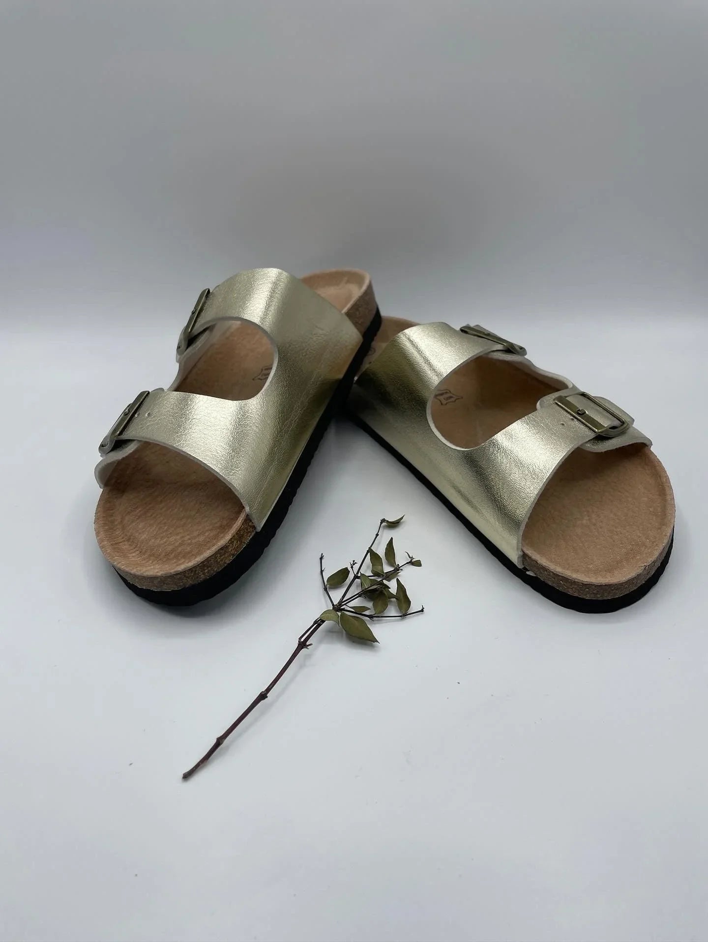 Chaussures sandales 2 brides doré style Birk