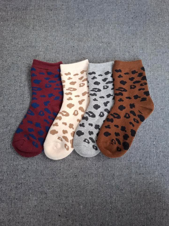 Paire de chaussettes gris en coton à motif léopard noir