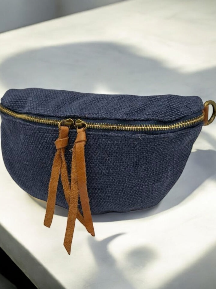 Sac banane en jute bleu denim 1 poche doubles curseurs