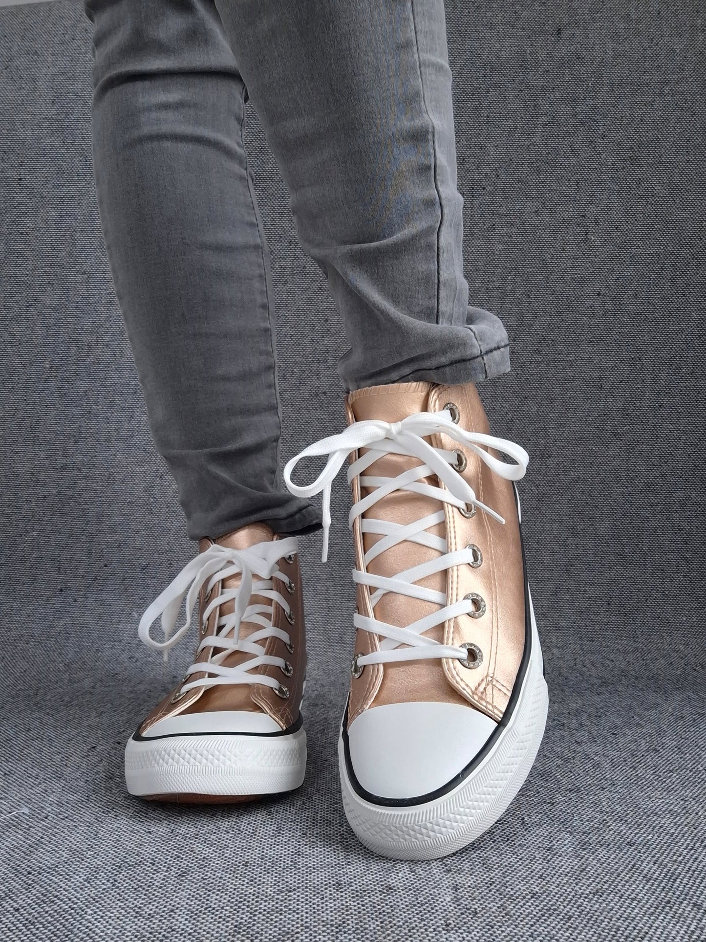 Chaussures baskets hautes cuivre champagne et blanche style converse