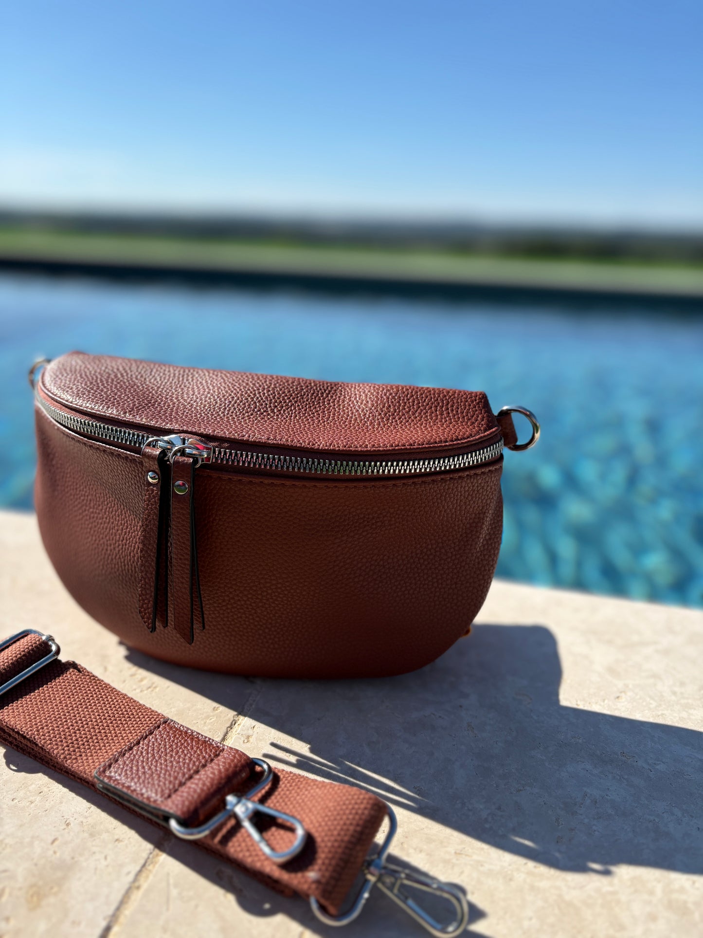 Sac banane simili cuir marron double fermeture