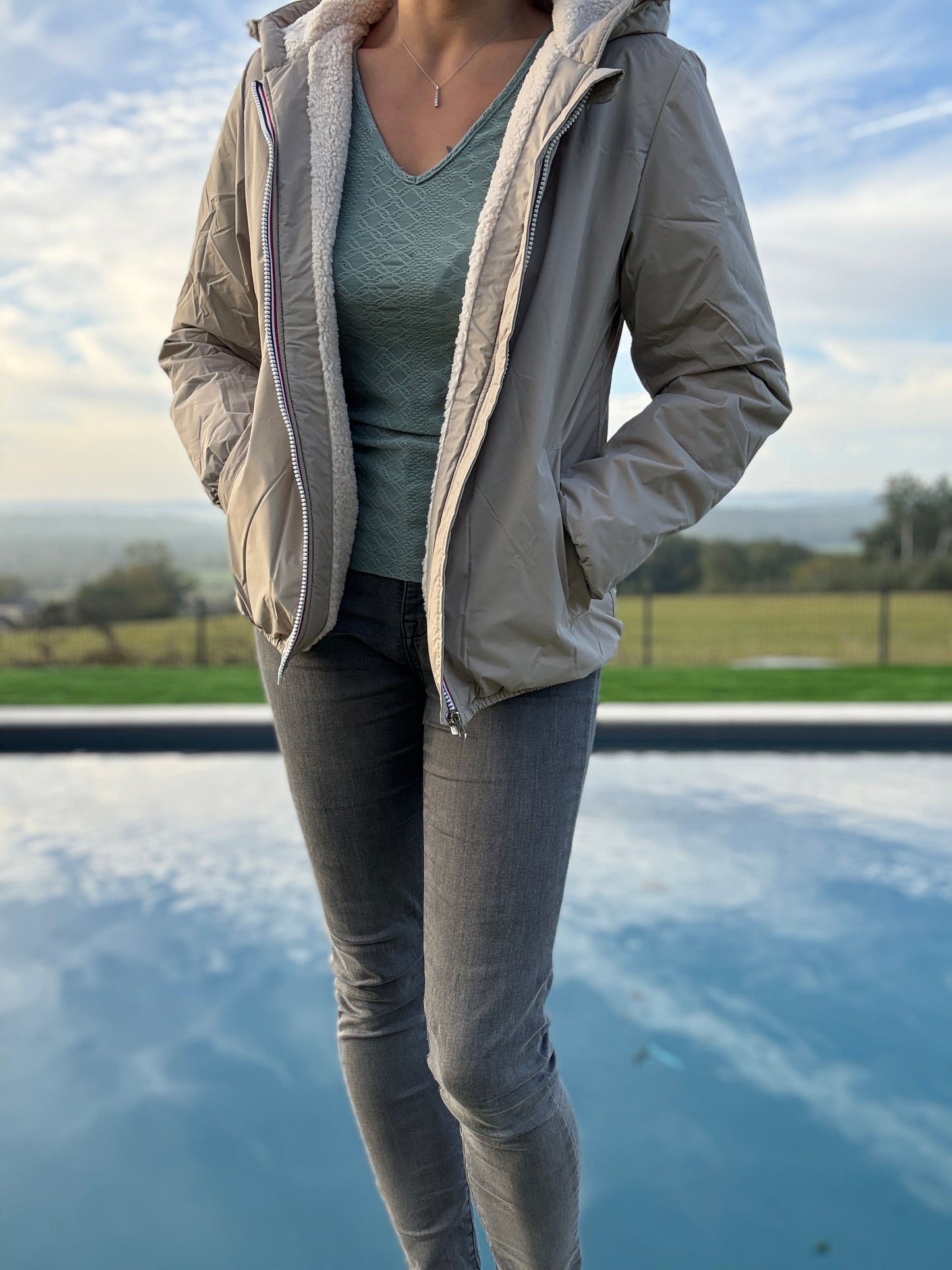 Laura Jo - Imperméable fourré court fausse fourrure beige intérieur imitation sherpa beige