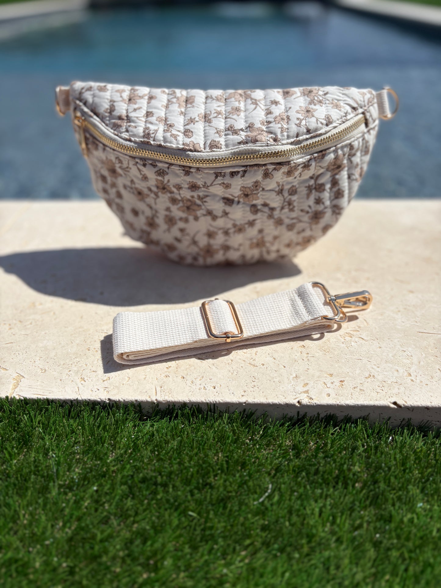Sac banane en coton matelassé liberty fleuri beige taupe