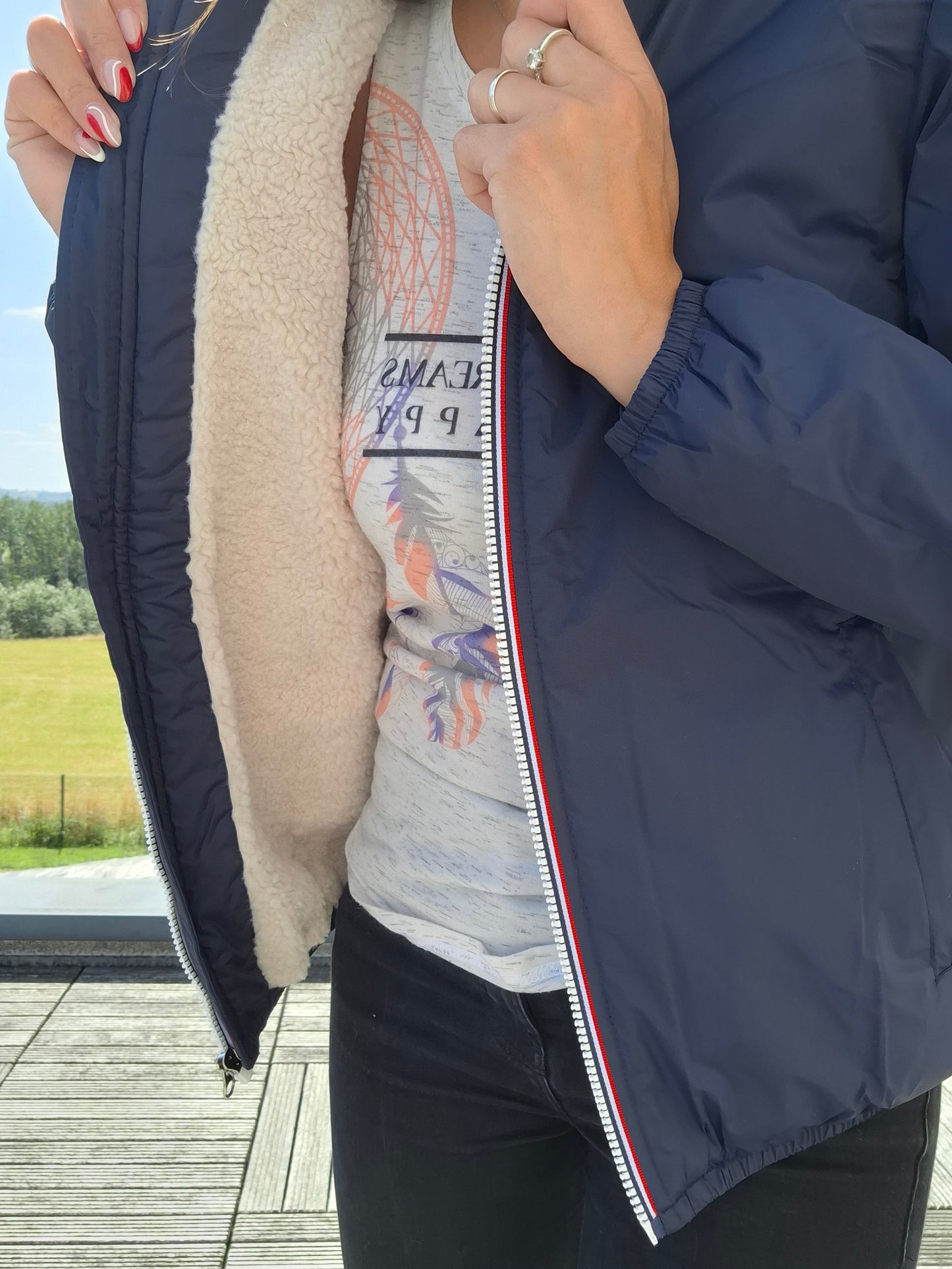 Laura Jo - Imperméable fourré court fausse fourrure bleu marine intérieur imitation sherpa beige