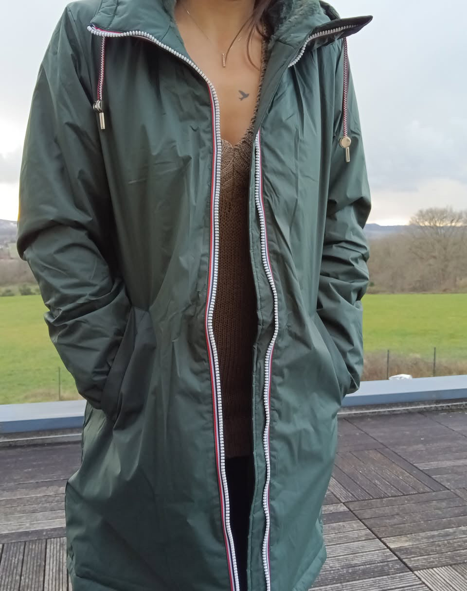 Laura Jo - Imperméable long doublé en fausse fourrure cordon tricolore couleur vert forêt