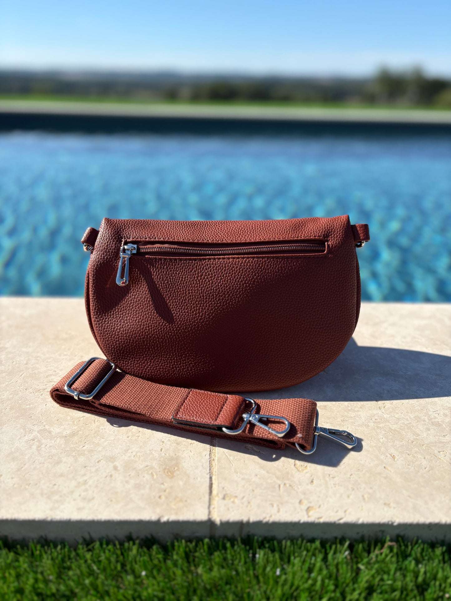 Sac banane simili cuir marron double fermeture
