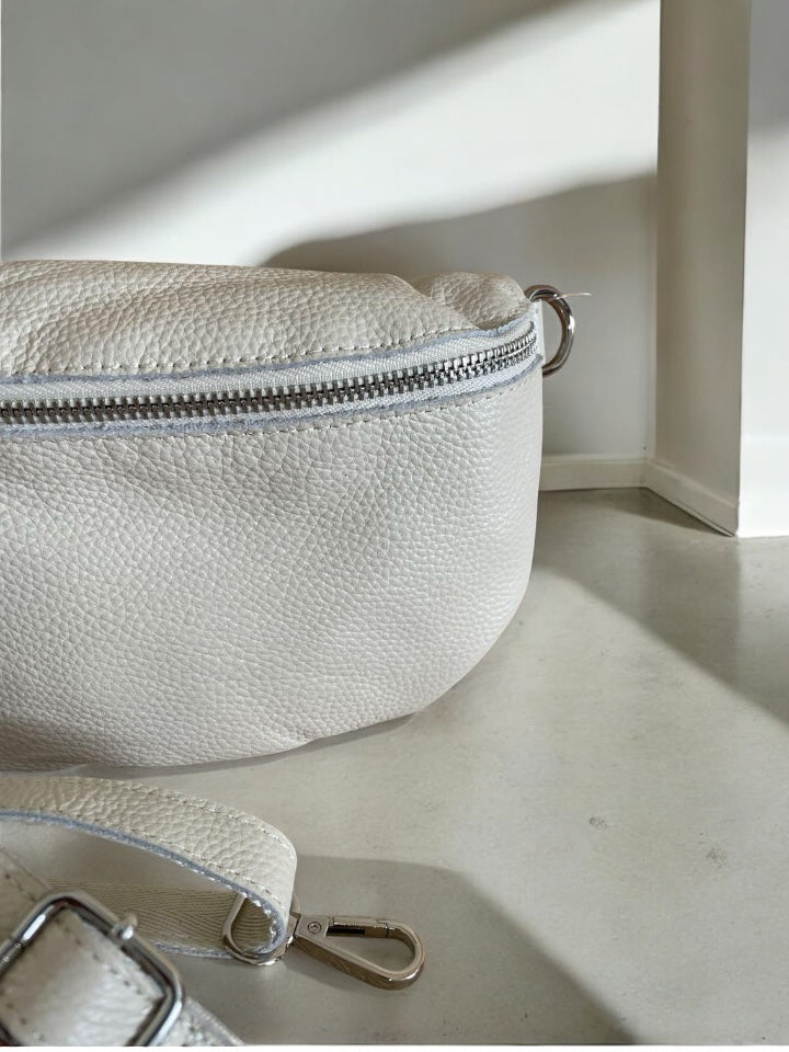 Sac banane en cuir mat italien couleur blanc écru