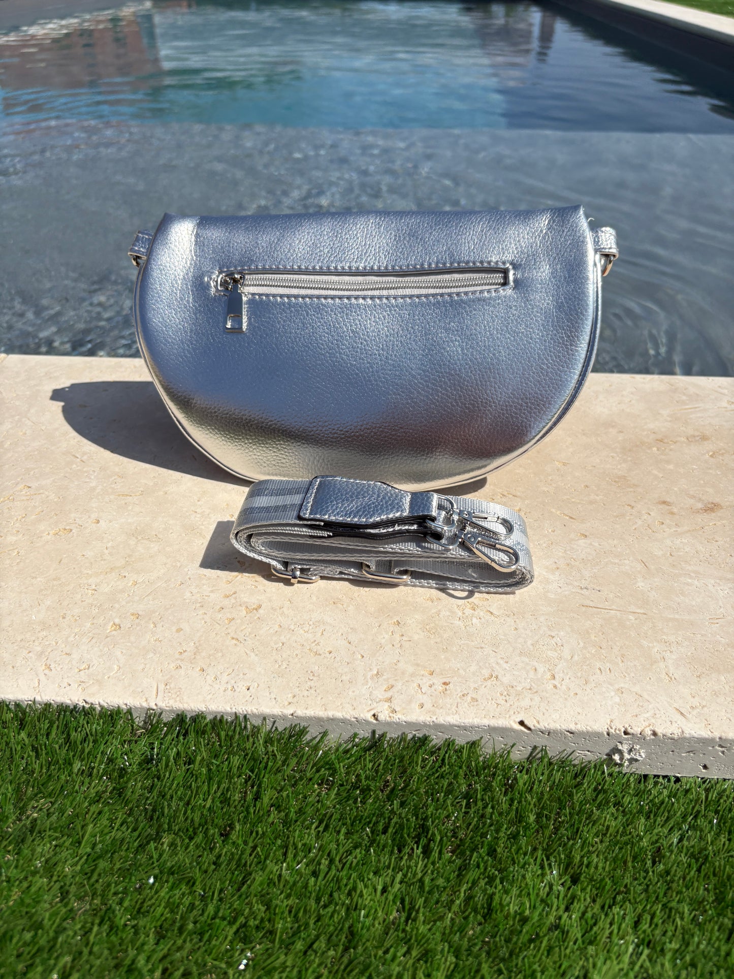 Sac banane simili cuir blanc argenté rosé