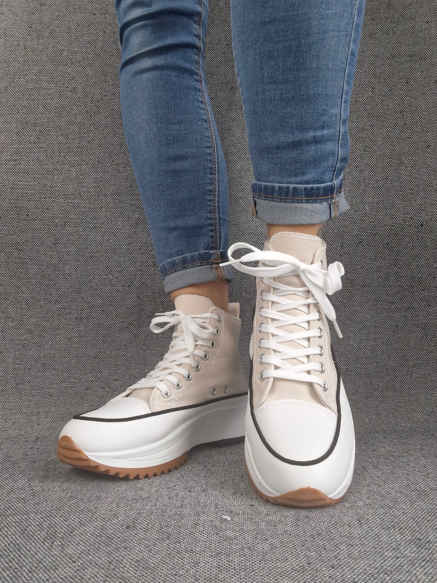 Chaussures baskets haute plate-forme toile beige et blanc