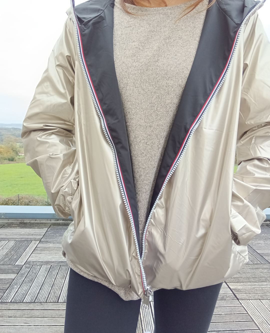 Melya Melody - Manteau court léger imperméable noir réversible doré