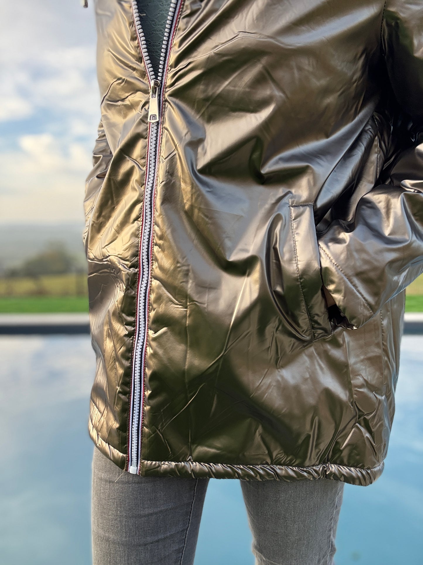Manteau imperméable mi long fourré en fausse fourrure gold bronze - Curvy